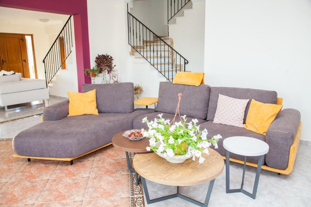 Villa Apex With Seaview ลาโกนิสซี ภายนอก รูปภาพ
