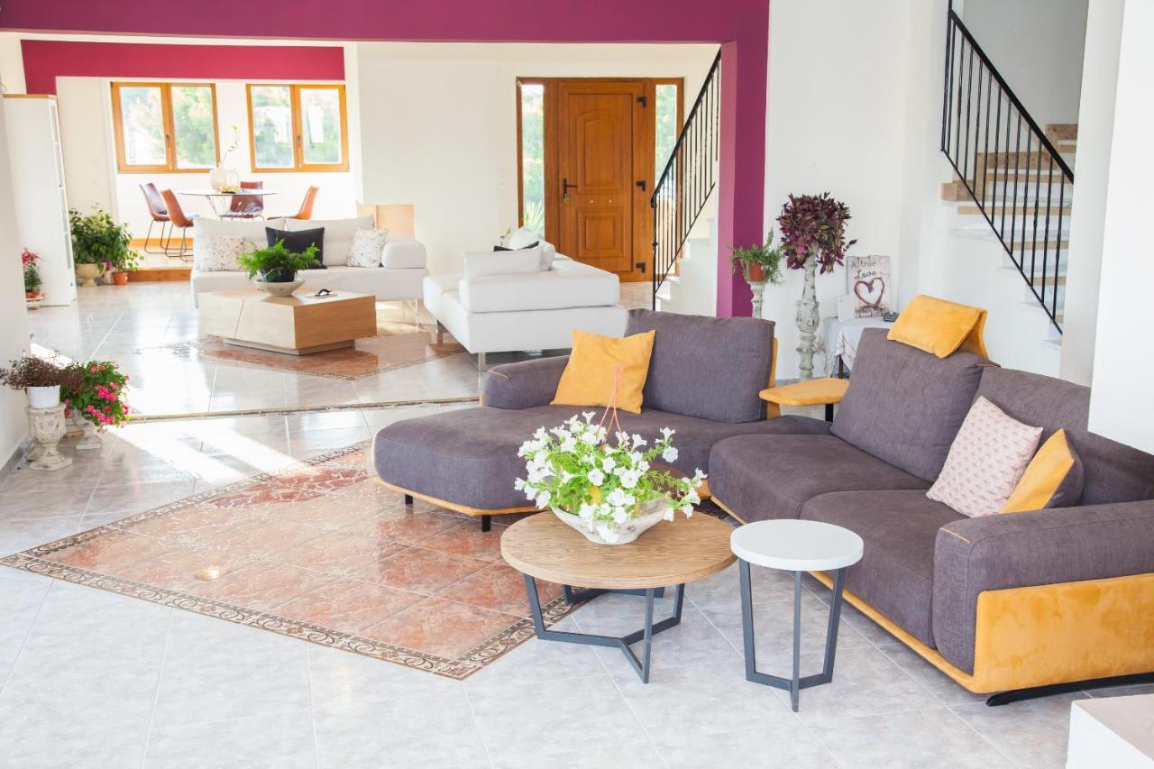 Villa Apex With Seaview ลาโกนิสซี ภายนอก รูปภาพ